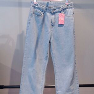 Cute Jeans With small buckles